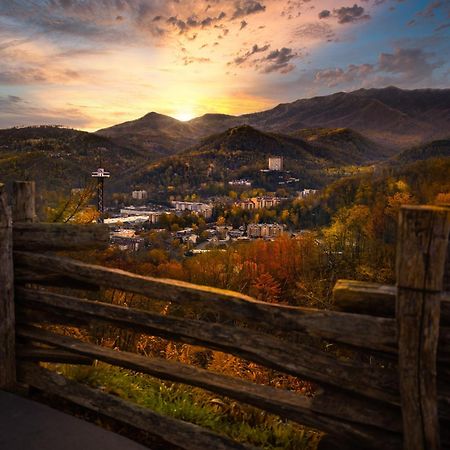 Forever Yours, Hot Tub, 1089 Of Free Attraction Tickets For Each Paid Day, Dollywood And More Pigeon Forge Exterior foto